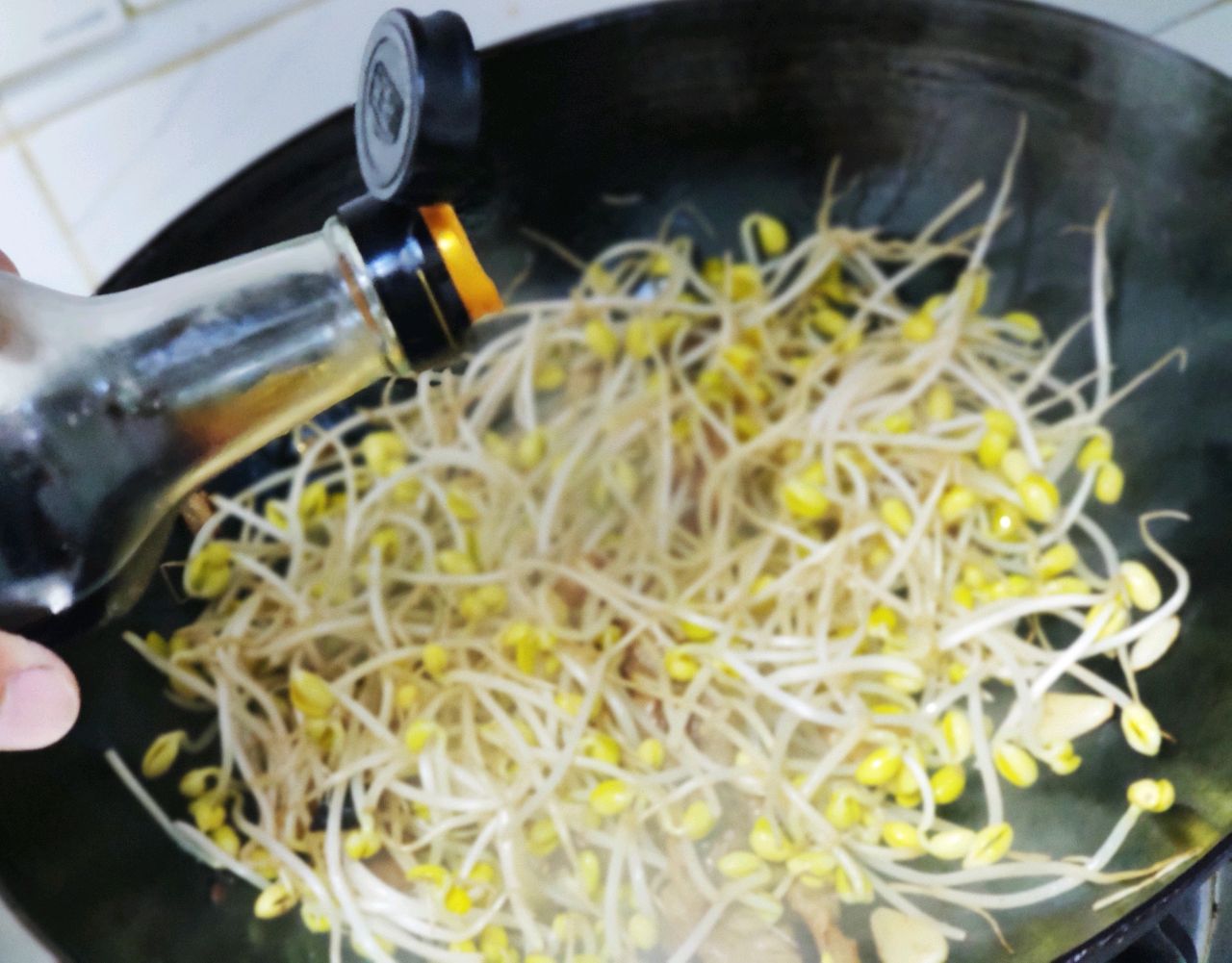 肉丝炒豆芽