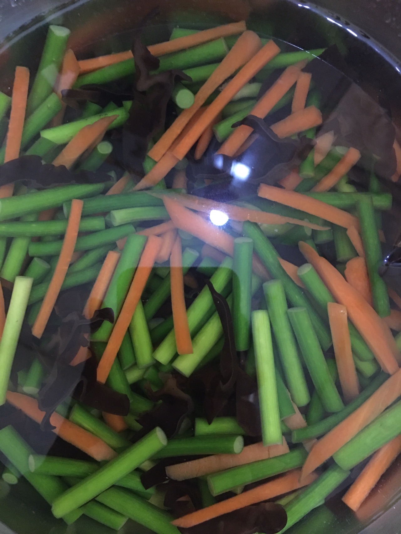 肉丝炒蒜薹