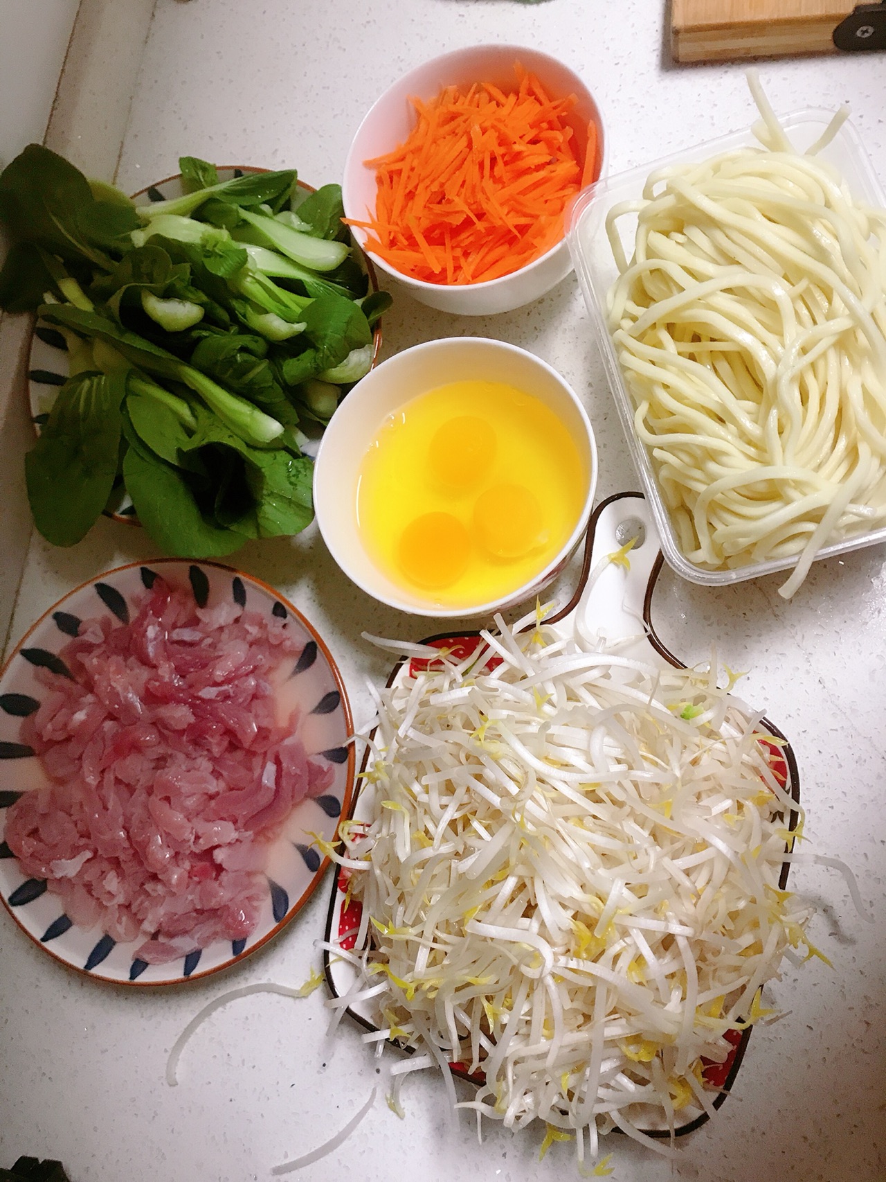 肉丝鸡蛋炒面