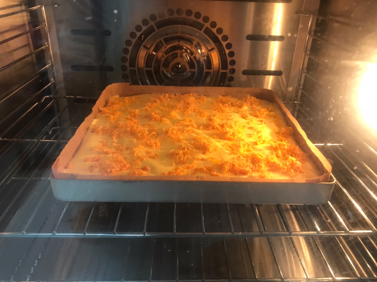 肉松奶油蛋糕卷
