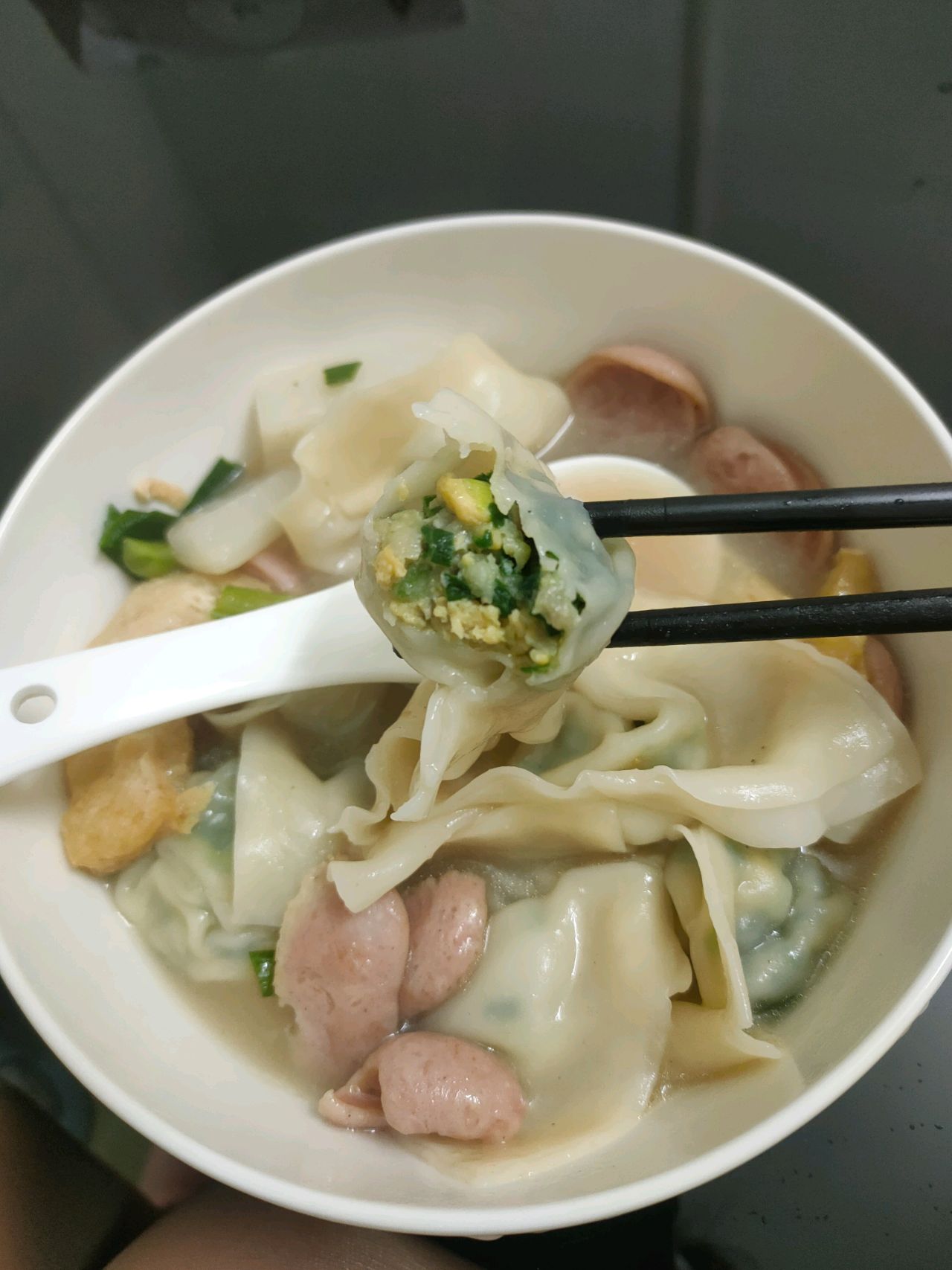 肉碎韭菜鸡蛋饺子