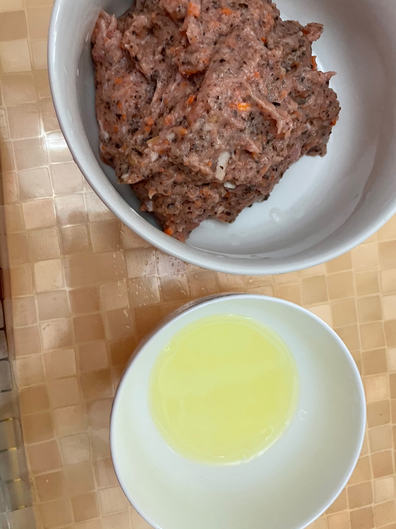 肉丸子包上鹌鹑蛋味道棒极了！