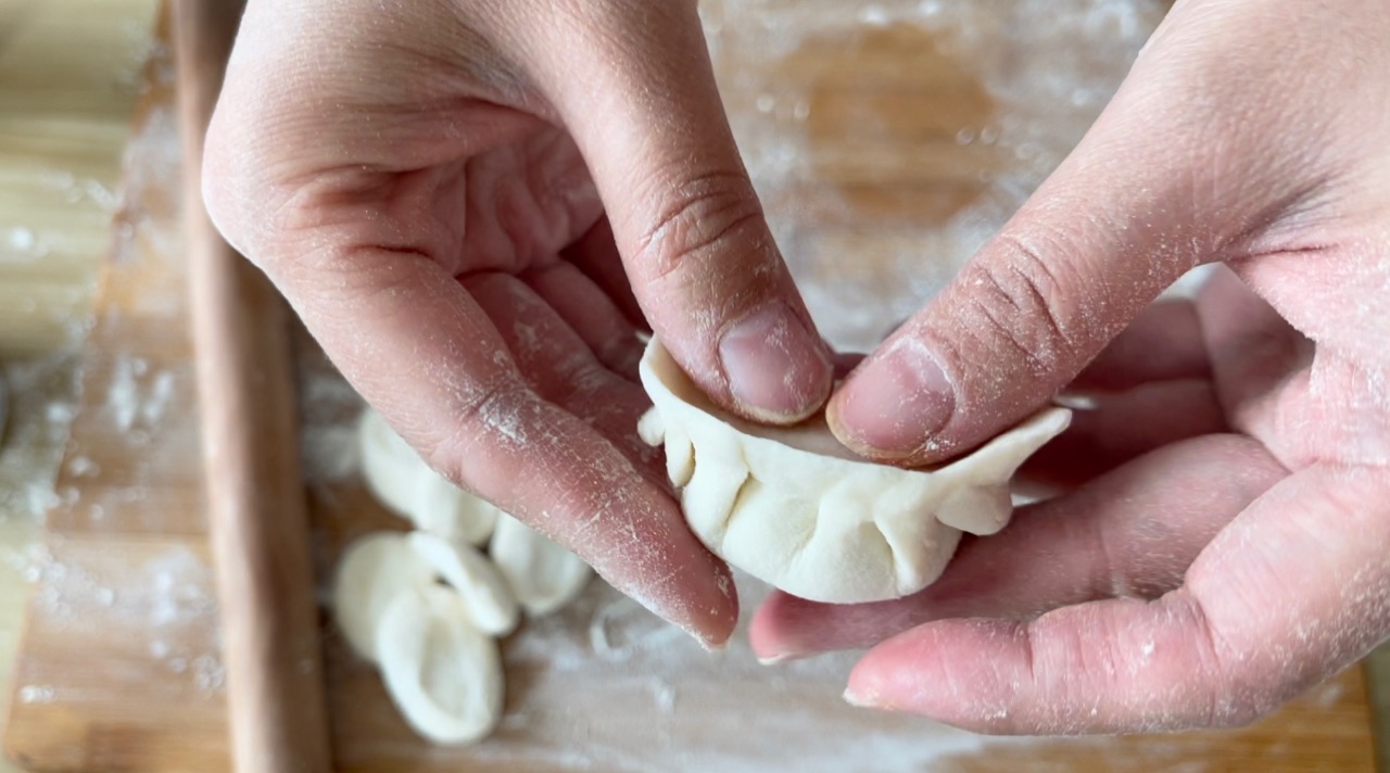 如何做出一口爆汁的牛肉萝卜蒸饺