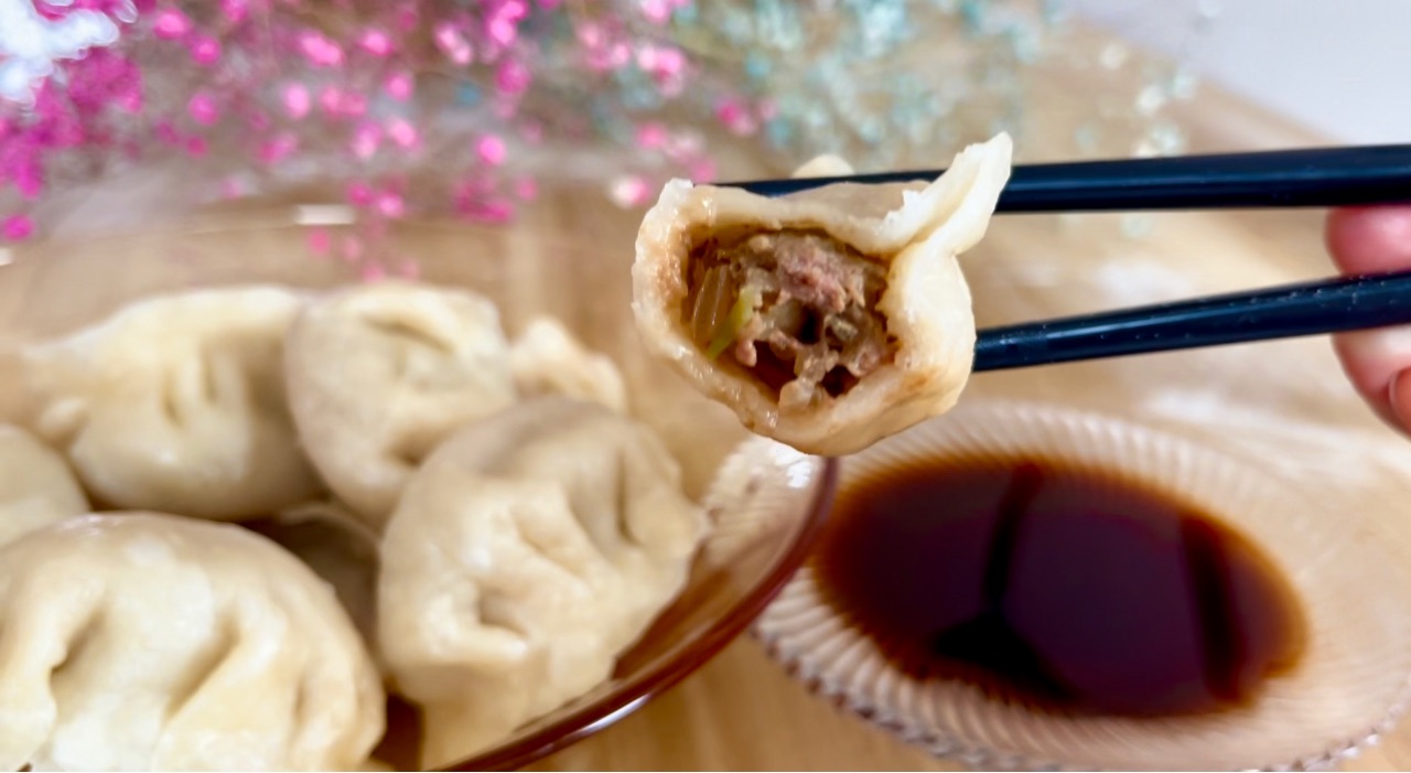 如何做出一口爆汁的牛肉萝卜蒸饺