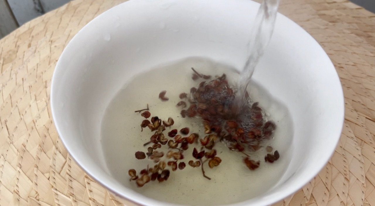 如何做出一口爆汁的牛肉萝卜蒸饺