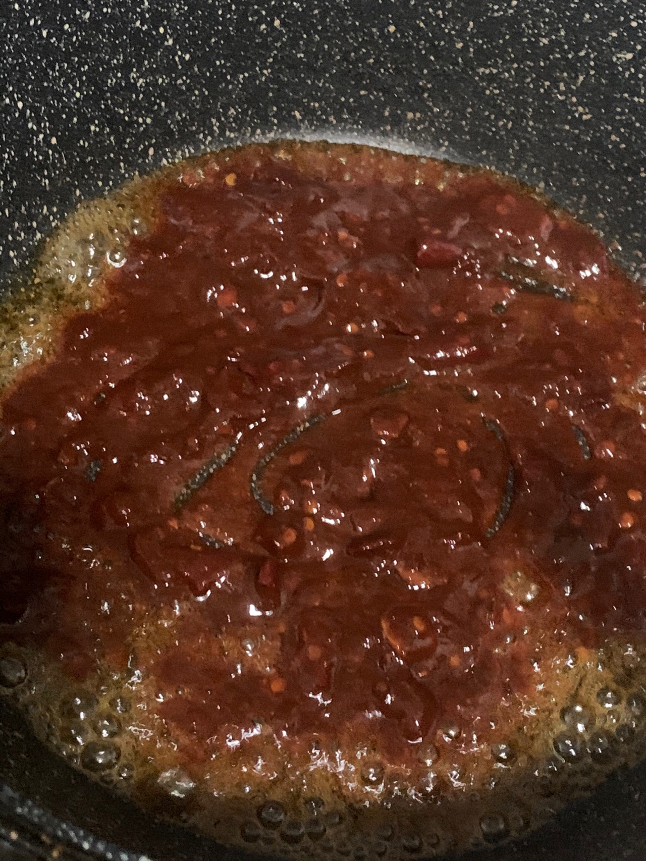 软烂入味的鸡爪煲