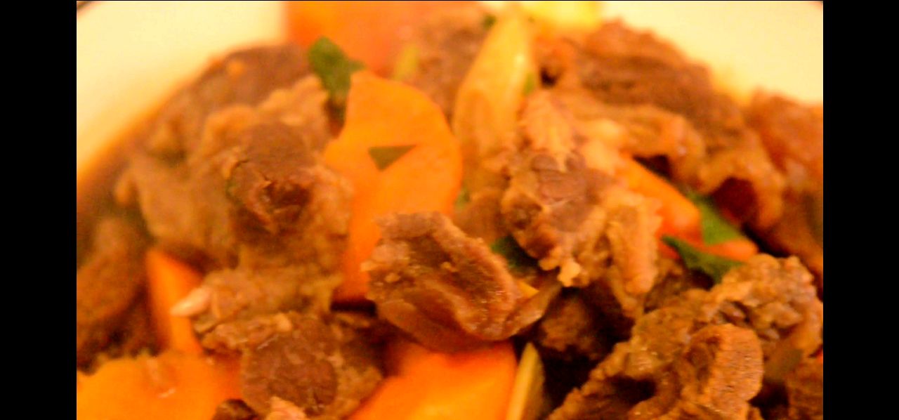 软烂入味的牛腩煲，米饭都吃多几碗