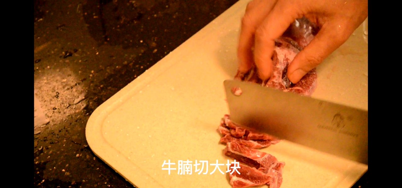 软烂入味的牛腩煲，米饭都吃多几碗