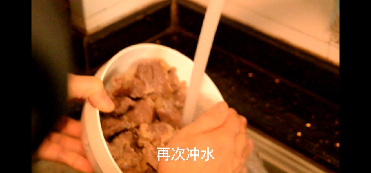 软烂入味的牛腩煲，米饭都吃多几碗