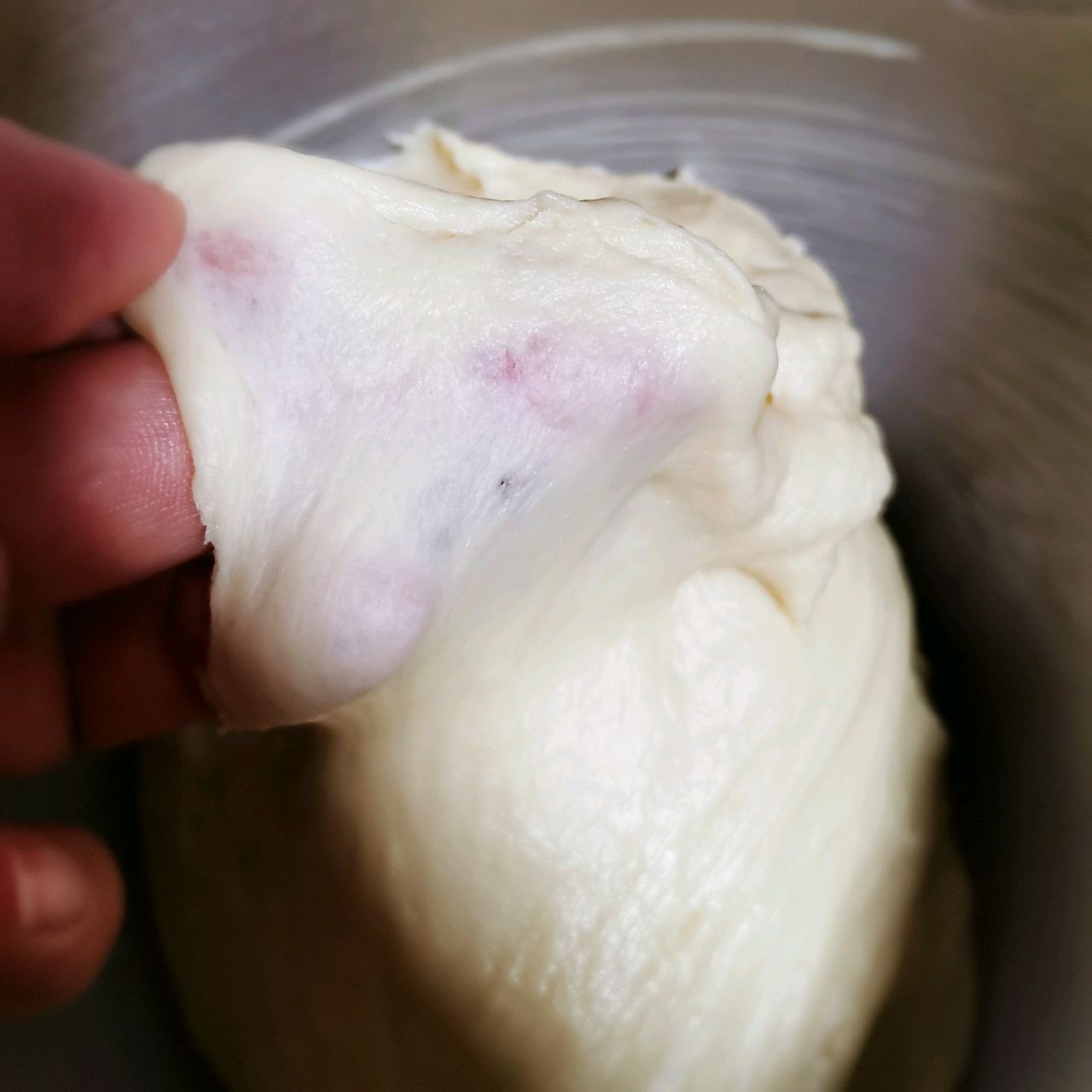 软萌可爱的葡萄干鲜奶面包