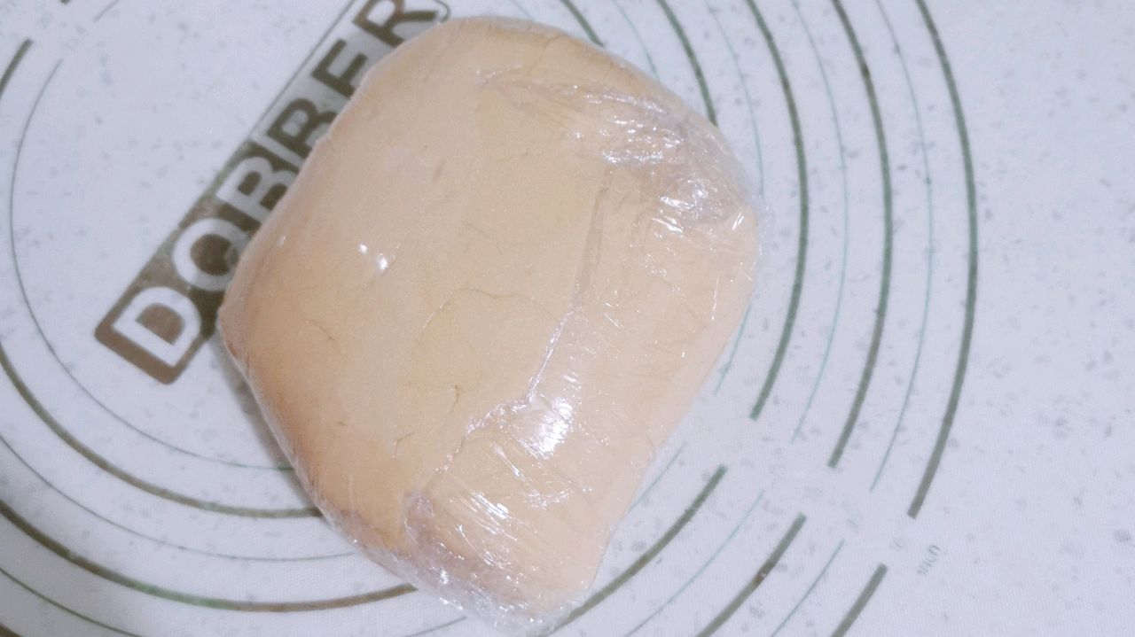 【软香不腻】蛋黄豆沙月饼