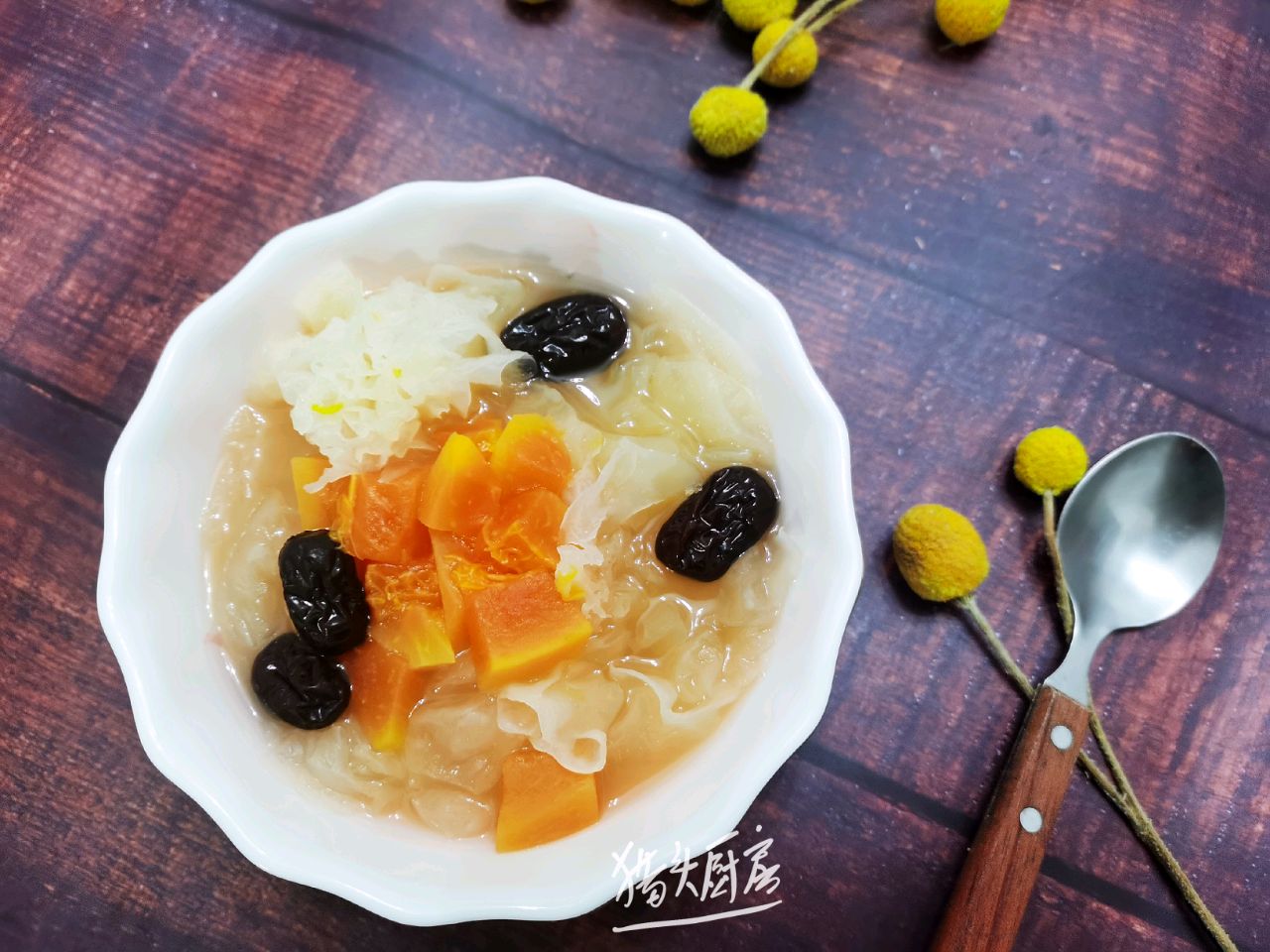 润肺之木瓜红枣银耳羹