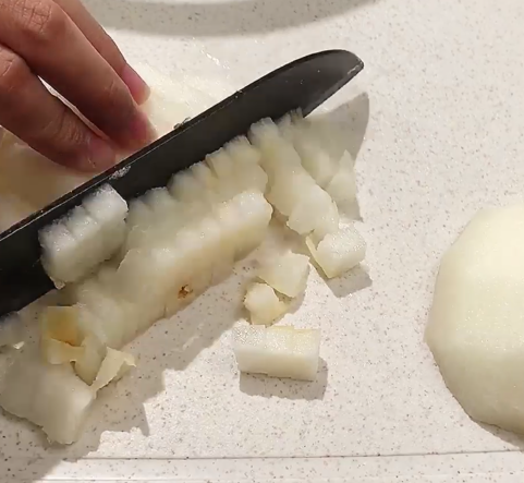 润肤养颜的雪梨桂花糕,软糯香甜,暖到胃里