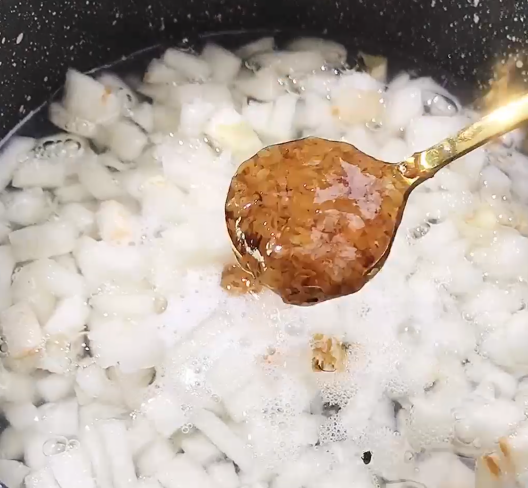 润肤养颜的雪梨桂花糕,软糯香甜,暖到胃里