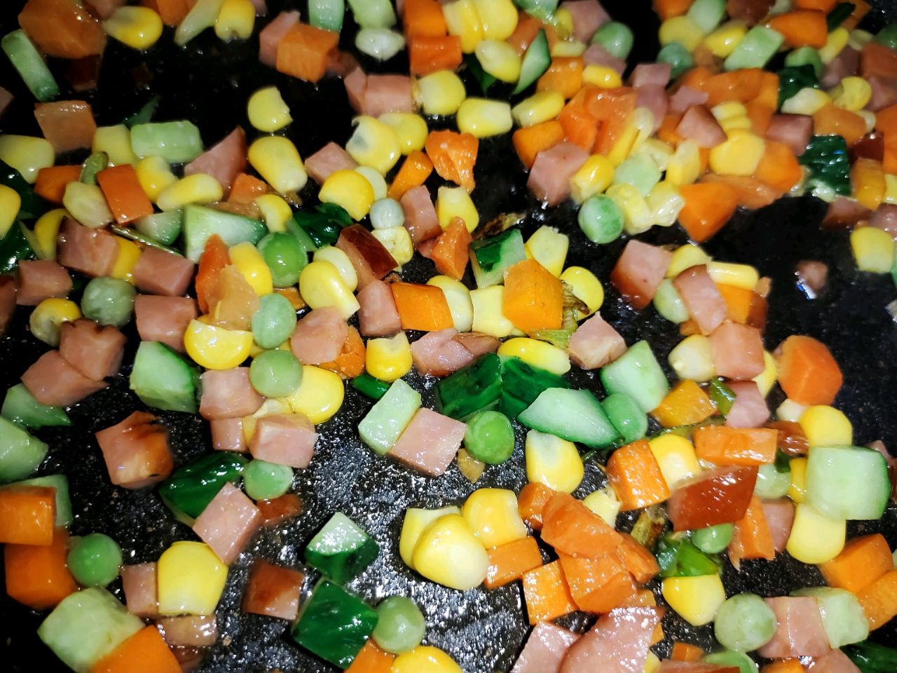 色香味俱全的蛋炒饭