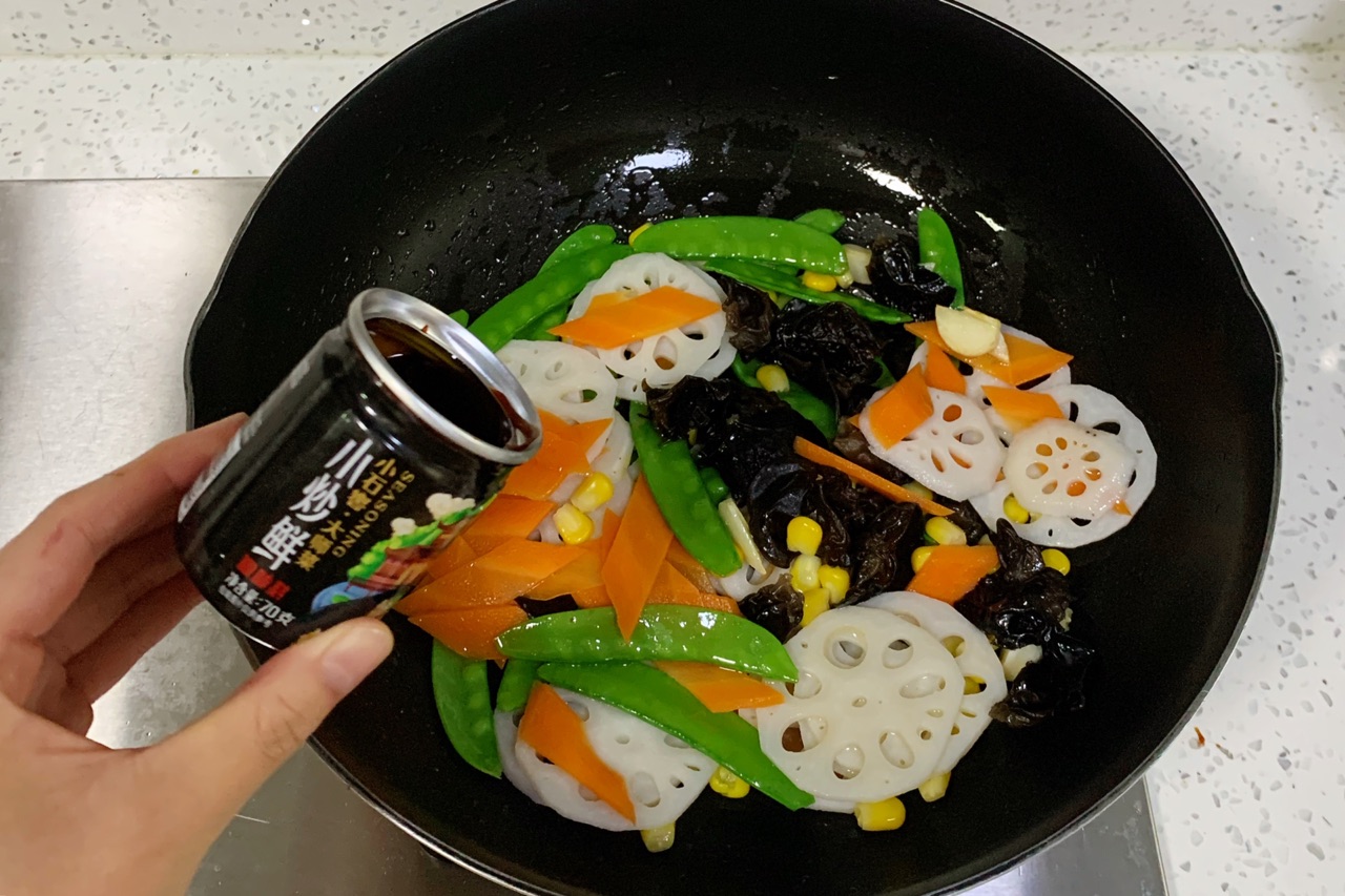 色香味俱全的荷塘小炒