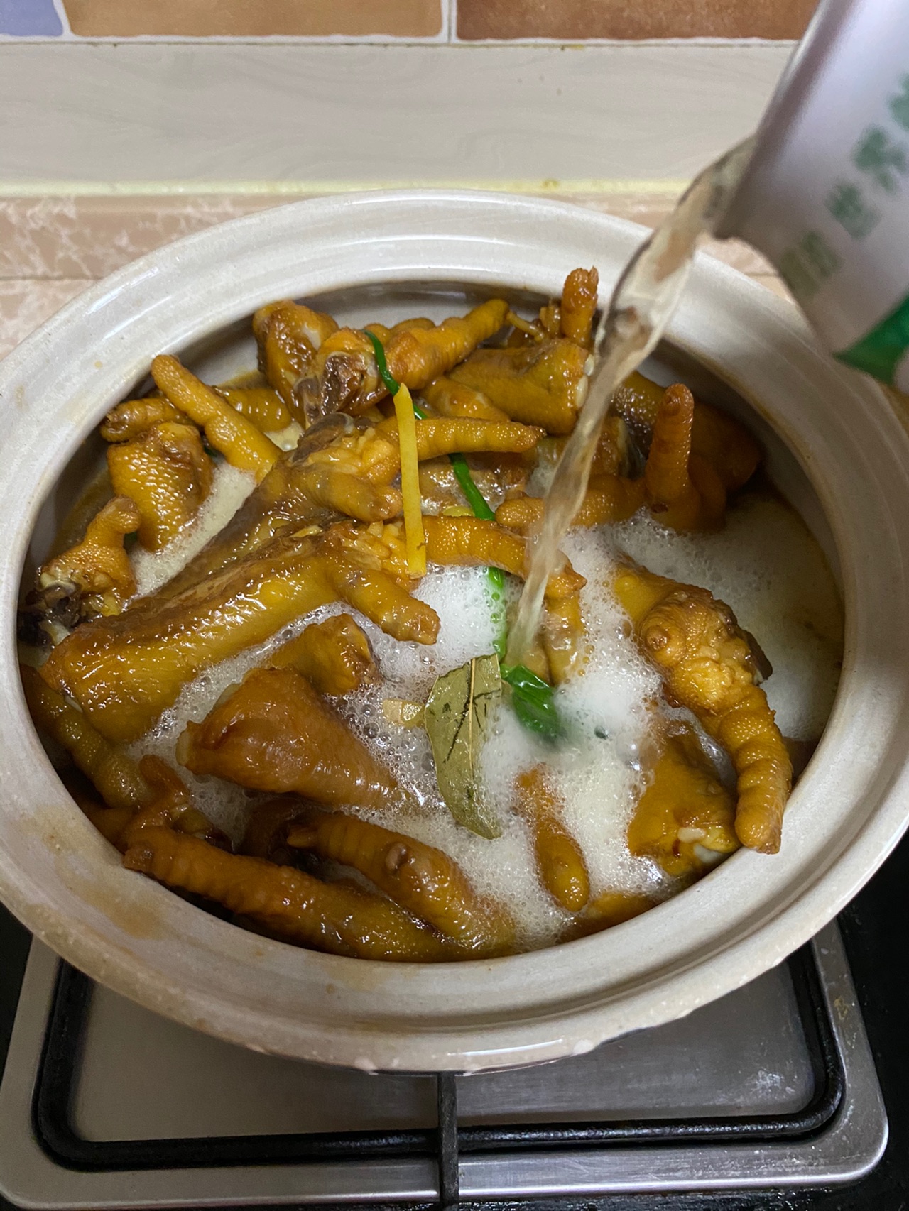 砂锅鸡爪