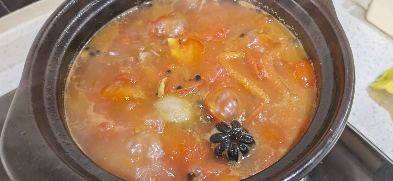 砂锅牛腩炖柿子