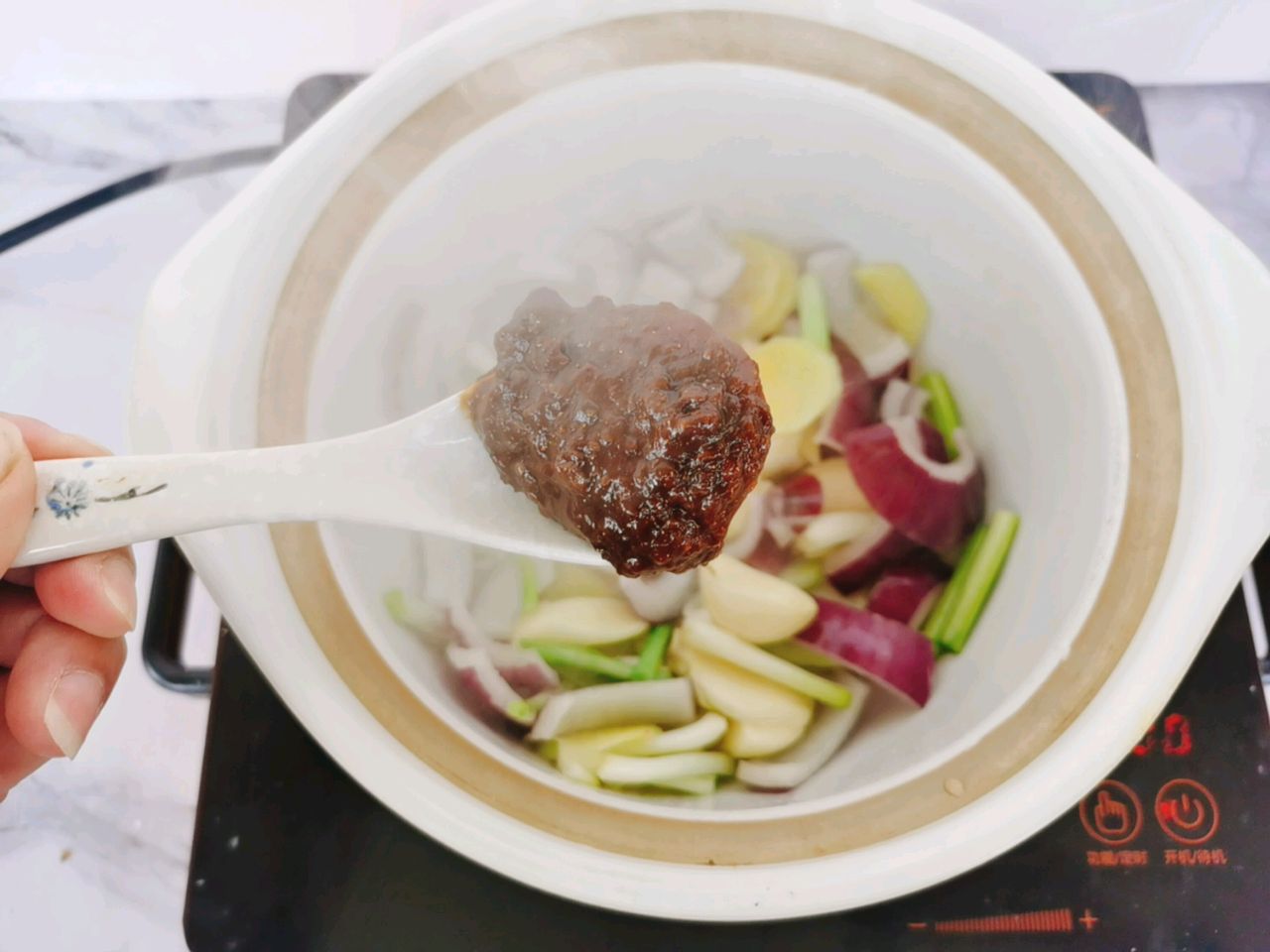 砂锅啤酒炖鱼