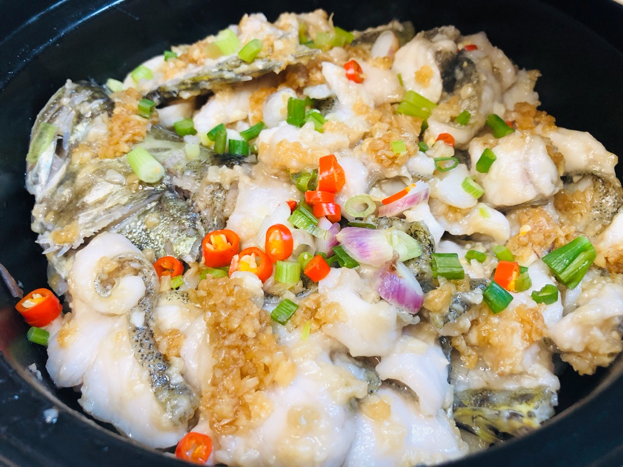砂锅蒜香鱼