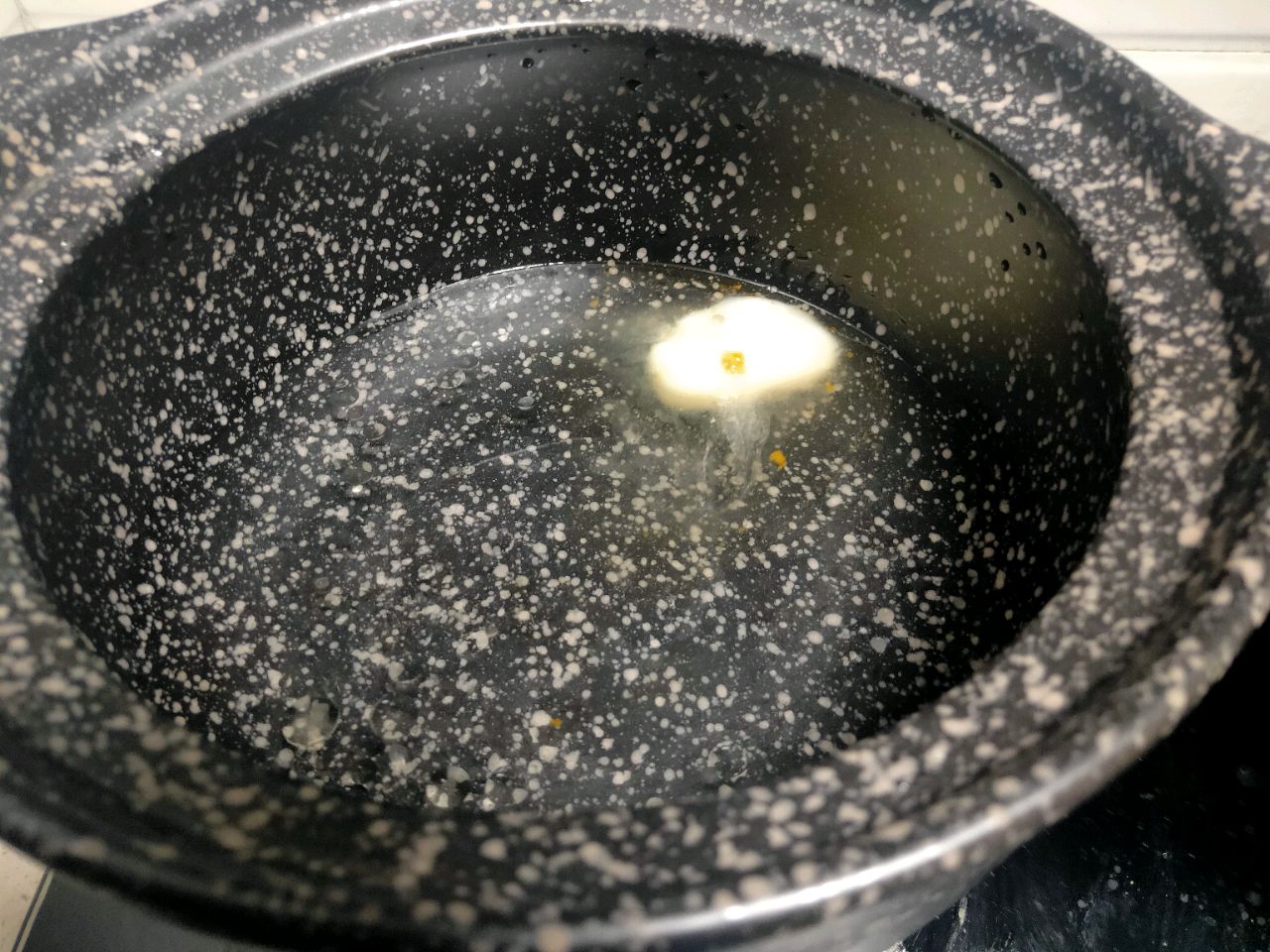 砂锅香菇虫草花猪杂粥