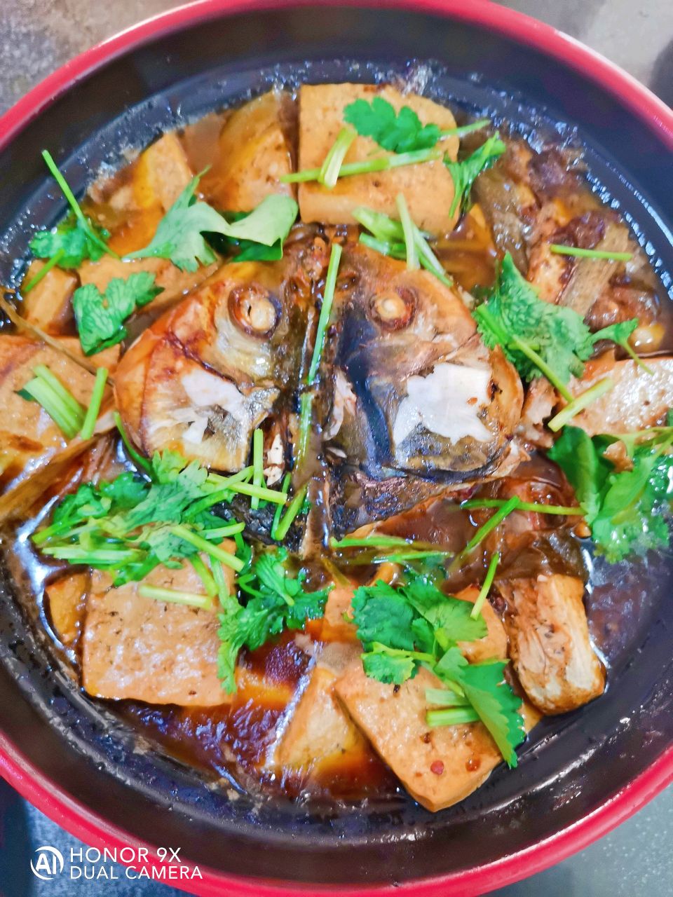 砂锅鱼炖豆腐萝卜