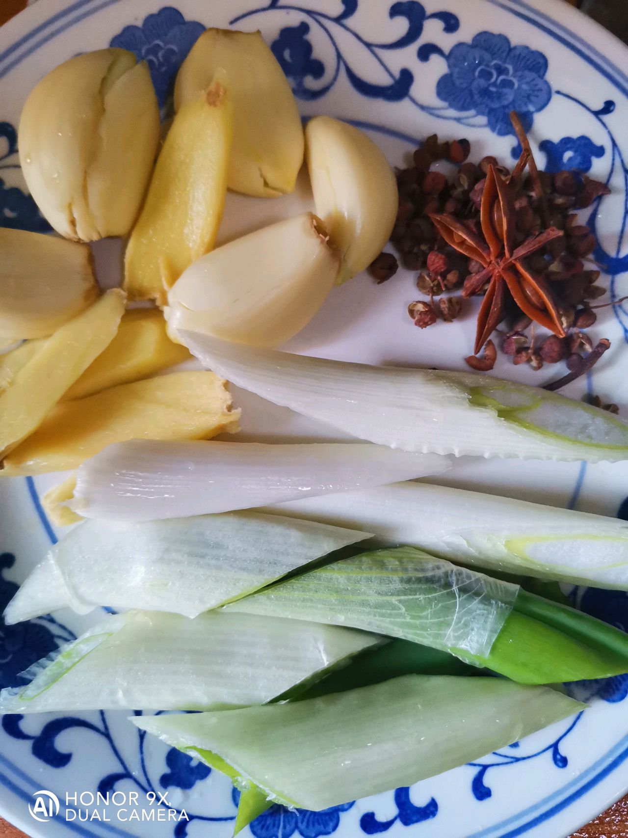 砂锅鱼炖豆腐萝卜