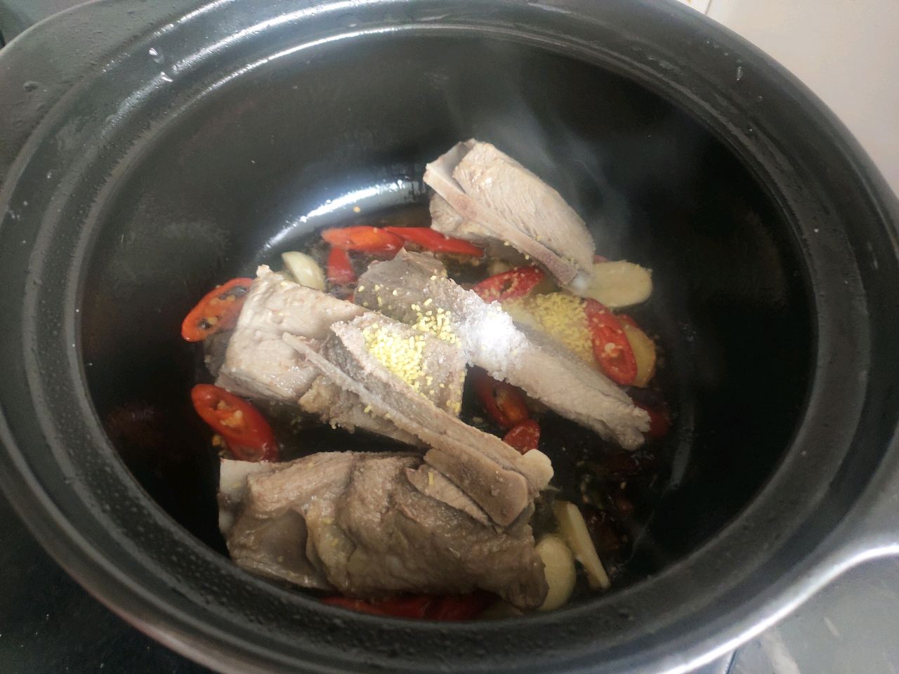 砂锅猪扇骨（排骨）