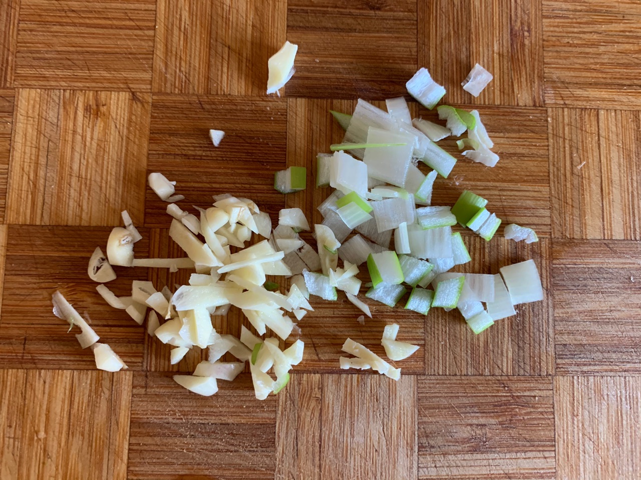 上海青炒油豆腐