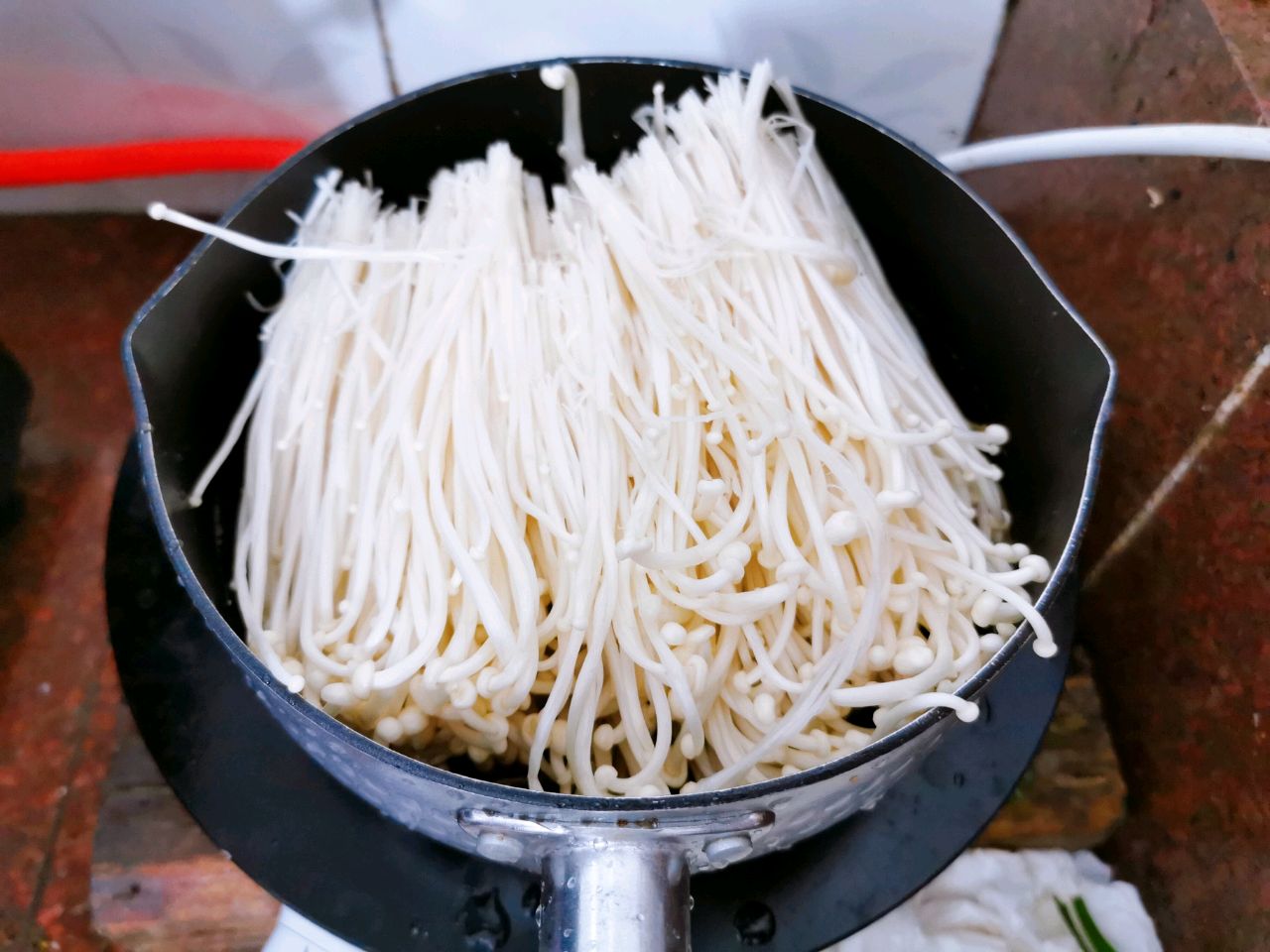 上汤金针菇