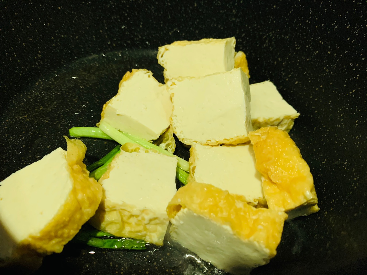 上桌秒光的家常油豆腐
