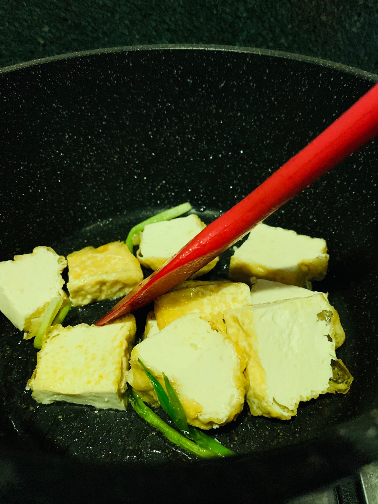 上桌秒光的家常油豆腐