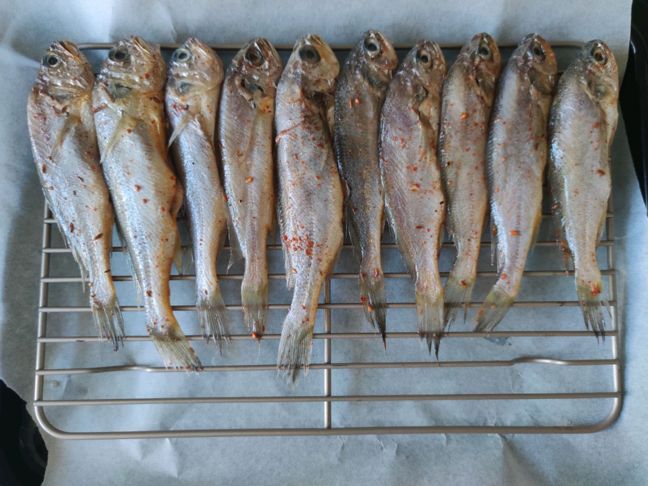 烧烤辣味小黄鱼！