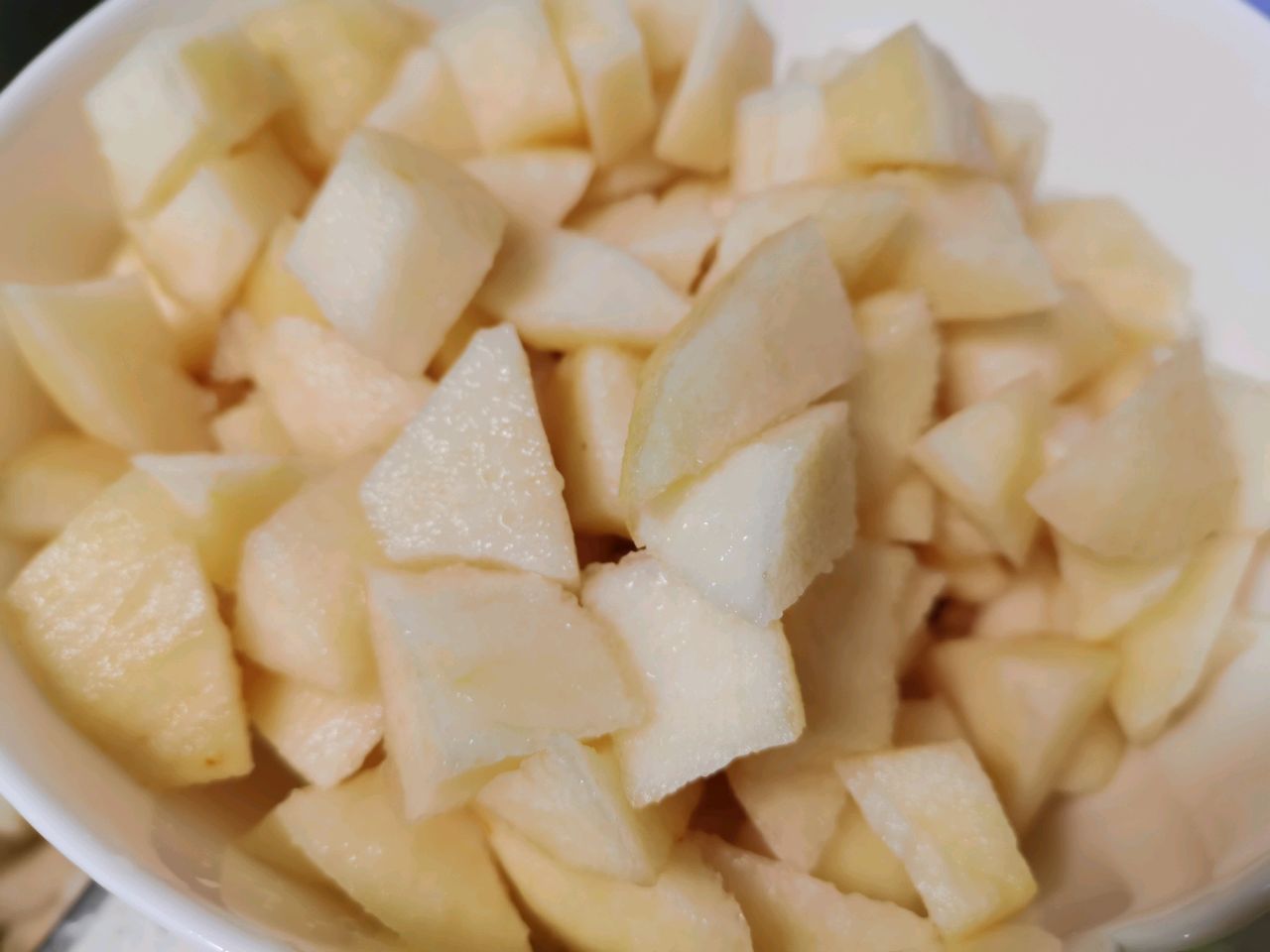 深秋时节润肺暖心的自制秋梨膏