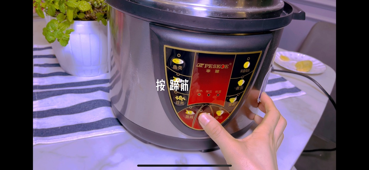 深夜嗨啤酒吃牛肉