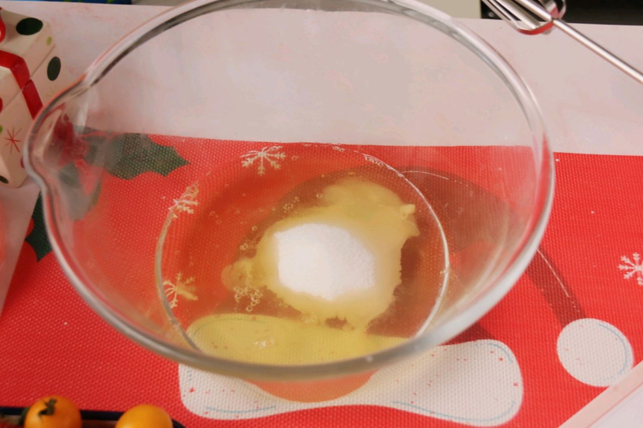 圣诞草莓年轮蛋糕卷