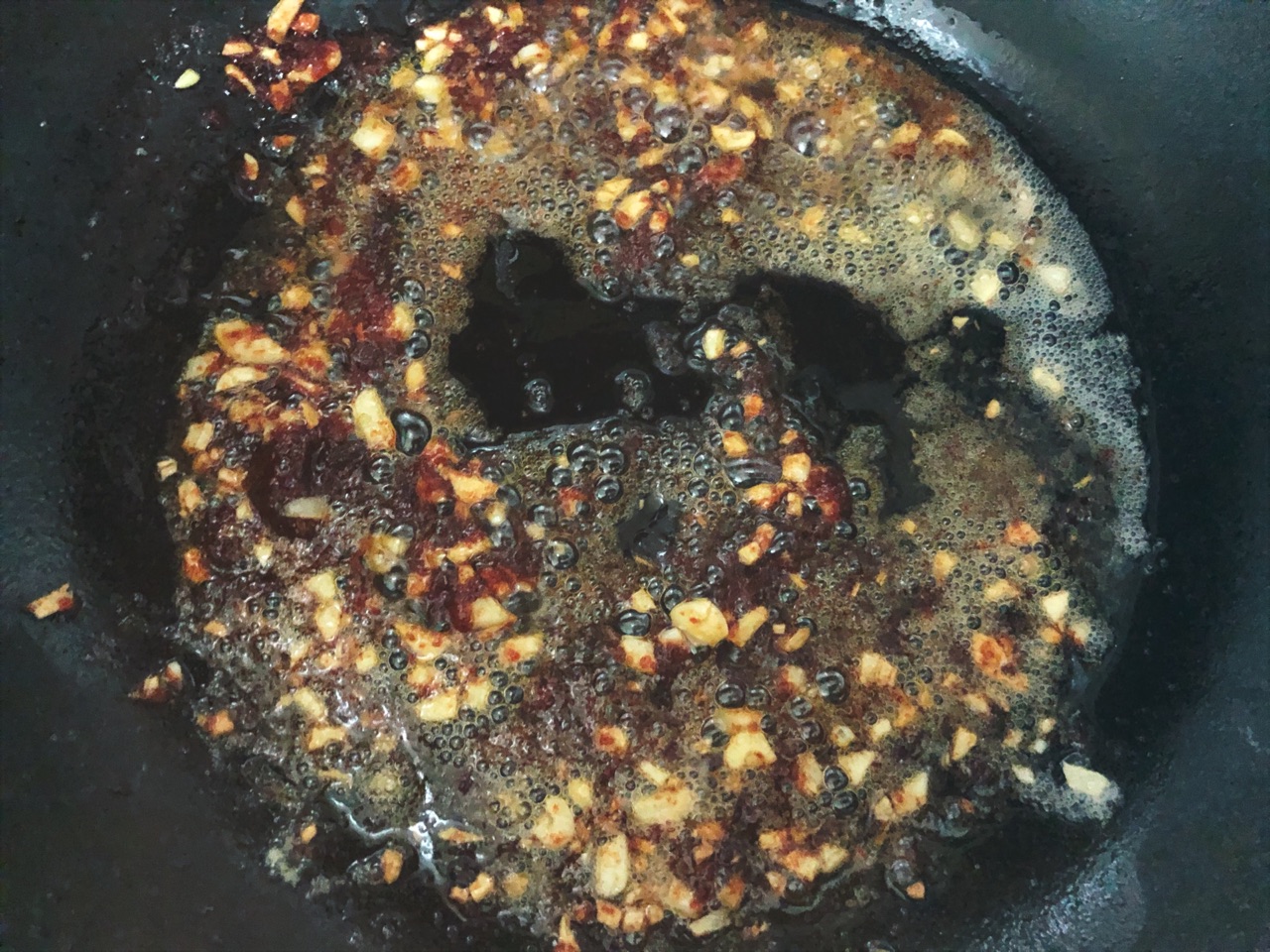 圣诞花环香辣虾球