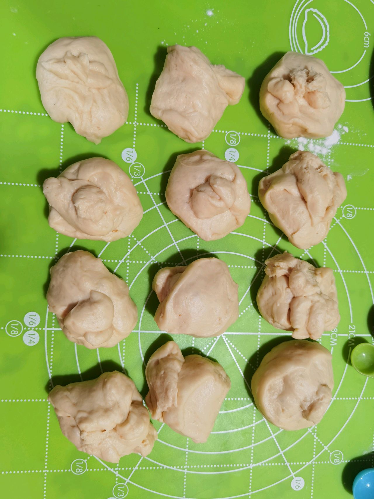 圣诞小熊彩蔬鸡肉包
