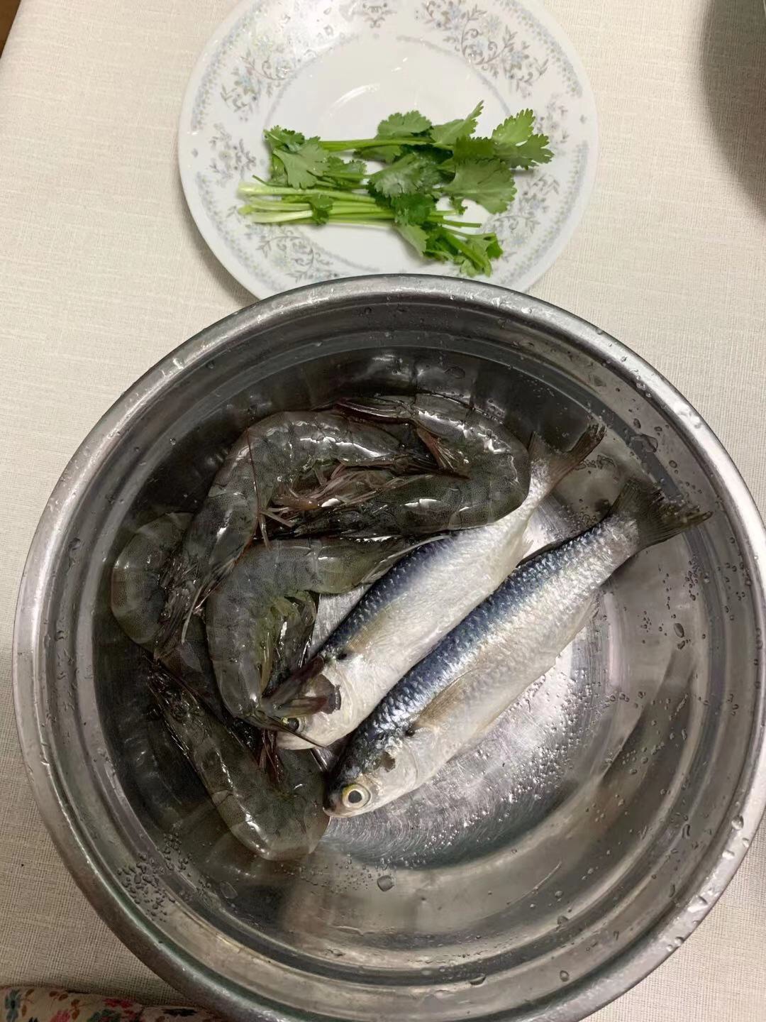 生滚小白鱼海虾汤