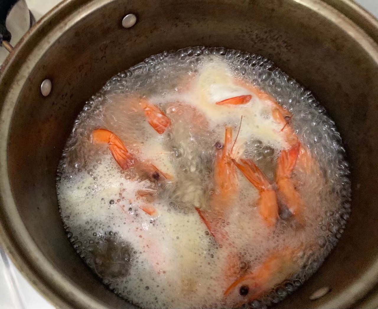 生滚小白鱼海虾汤