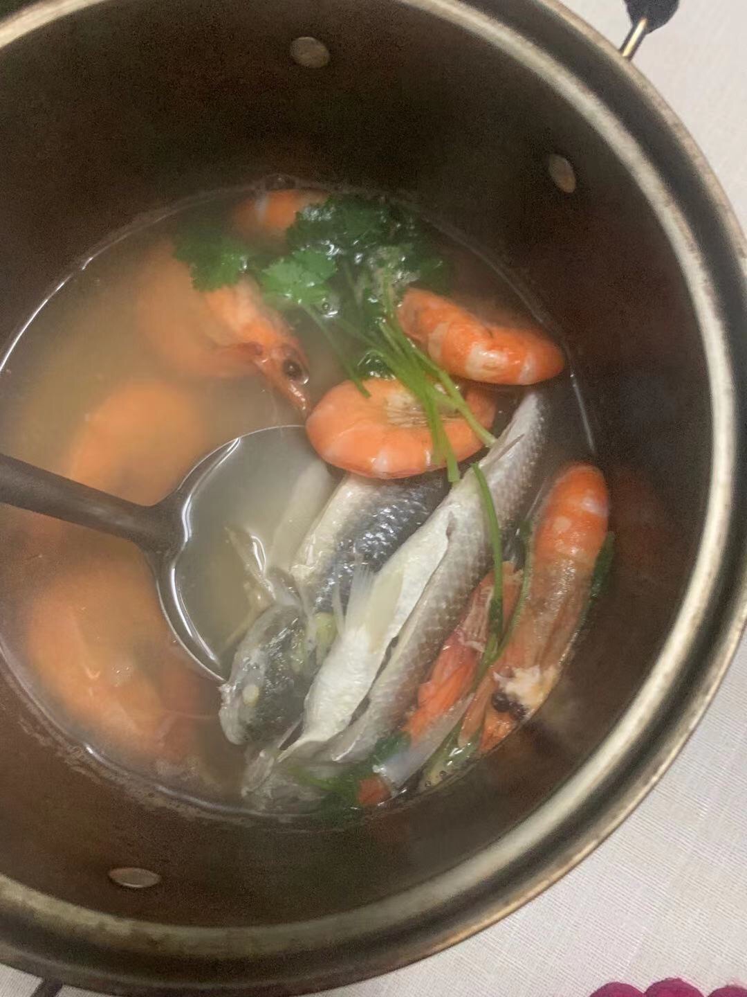 生滚小白鱼海虾汤