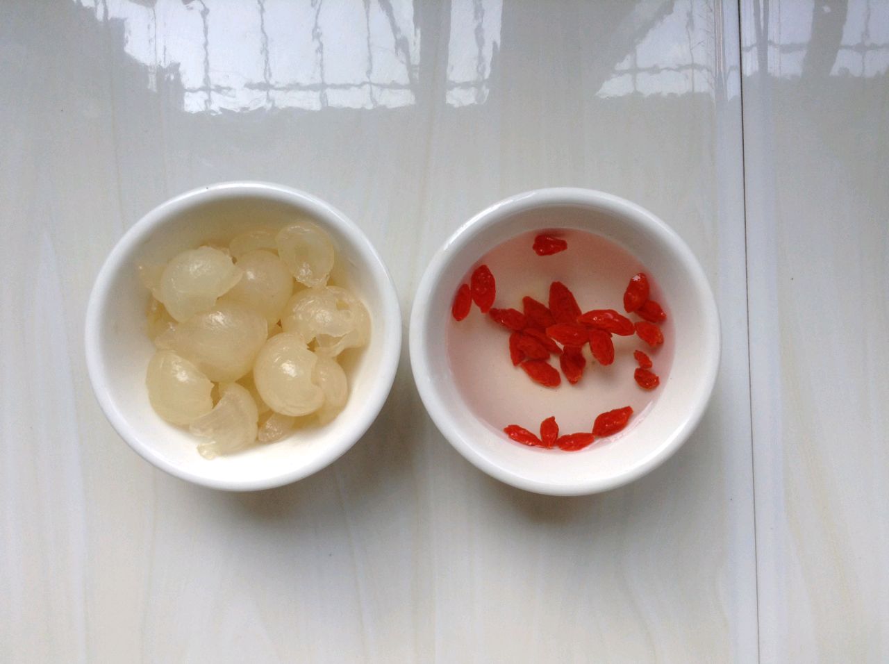 生津润肺的银耳西瓜羹