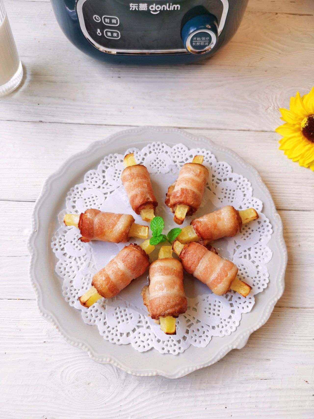 十分钟就能搞定的美食～培根土豆卷