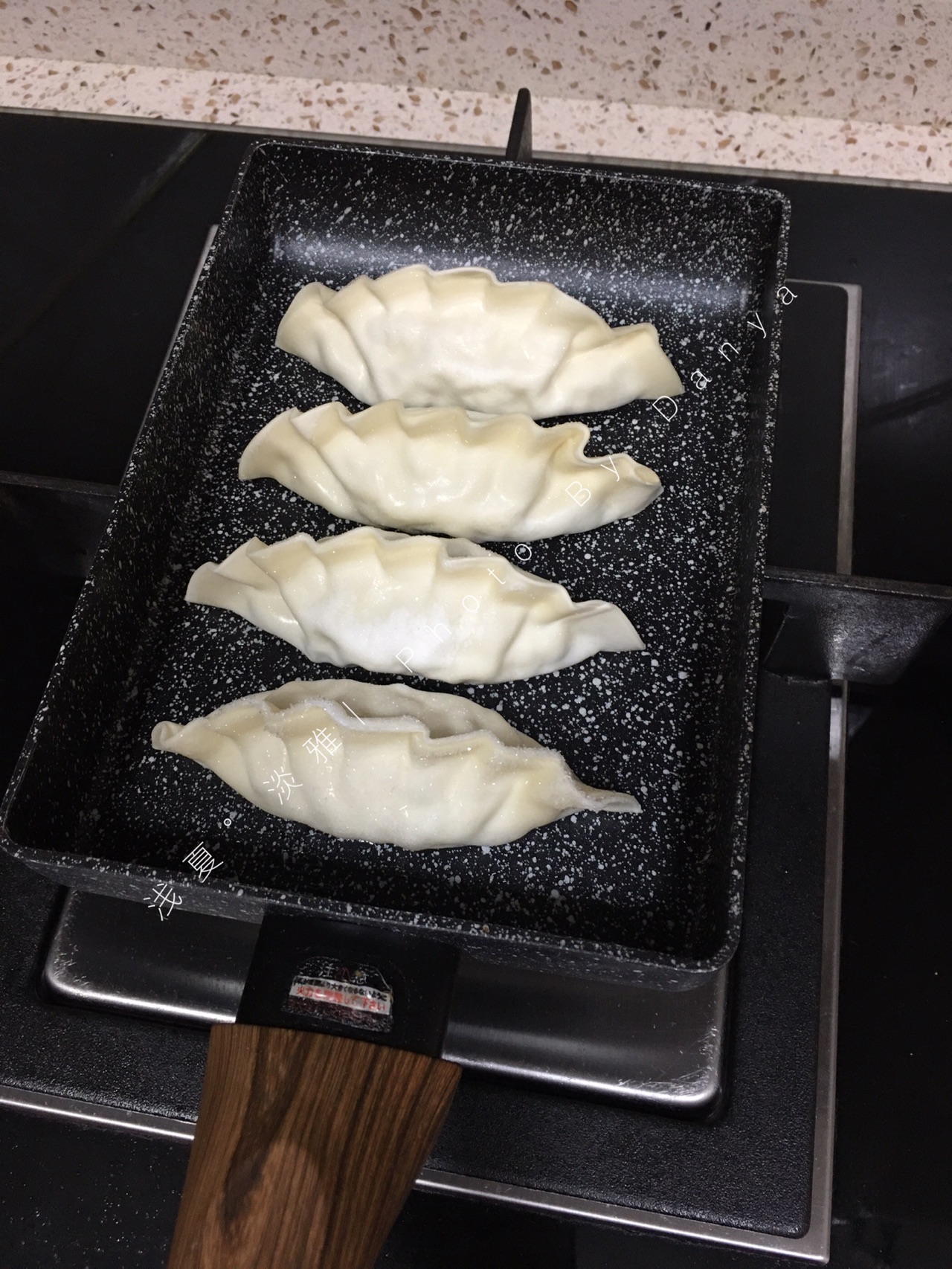 十分钟快手早餐--抱蛋煎饺