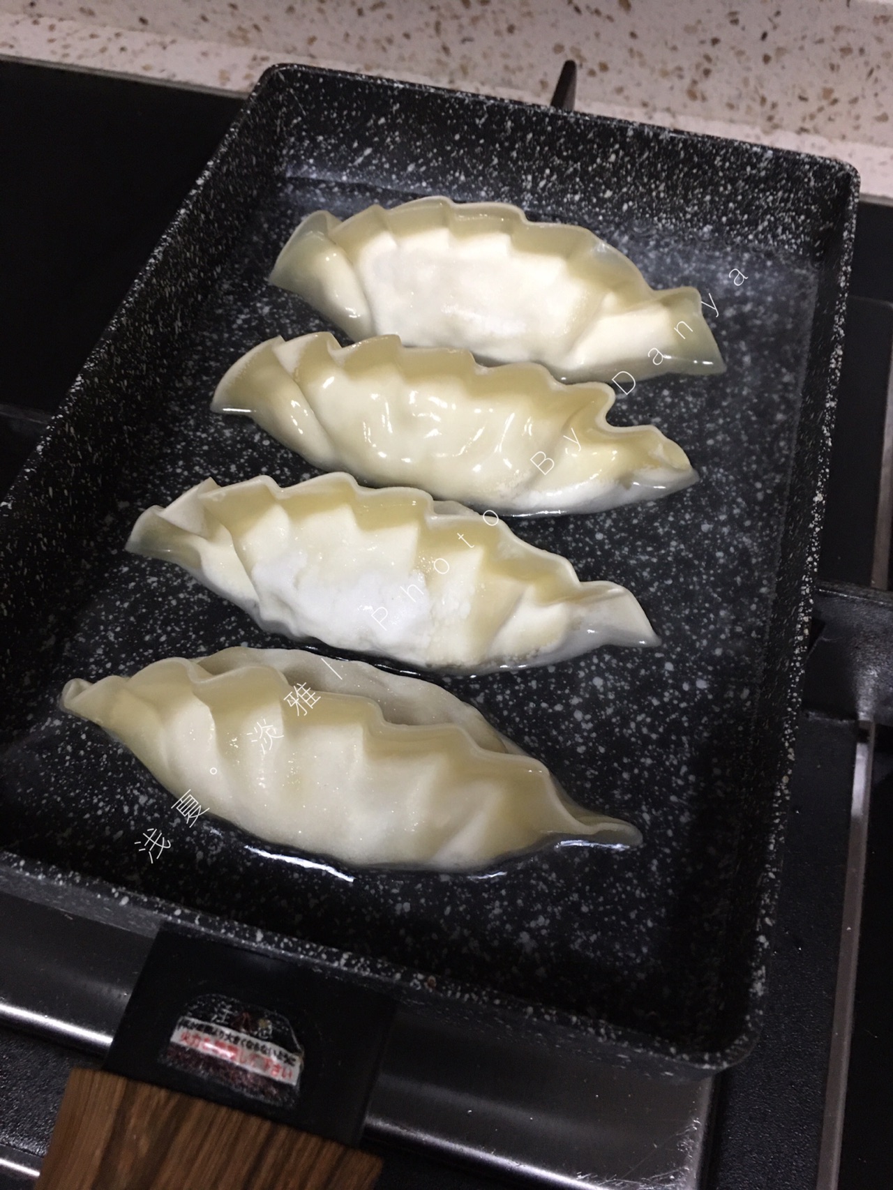 十分钟快手早餐--抱蛋煎饺