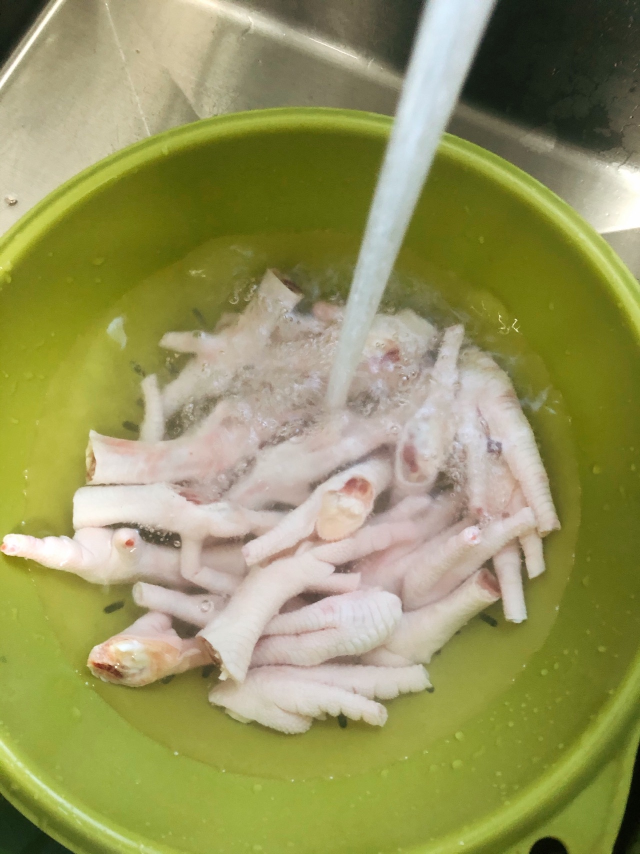 适合孩子吃凉拌凤爪