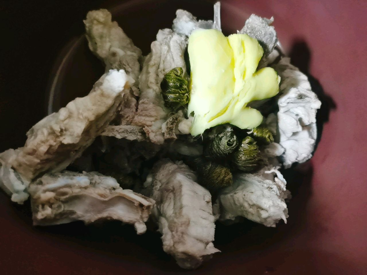 石斛鲍鱼龙骨汤