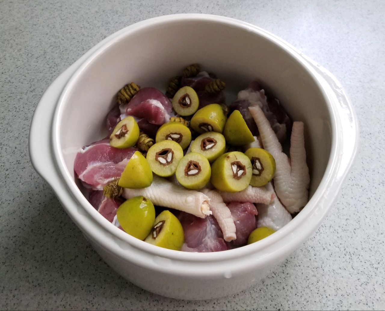石斛橄榄瘦肉汤