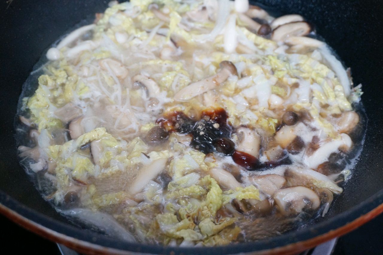 什锦菌菇烩面
