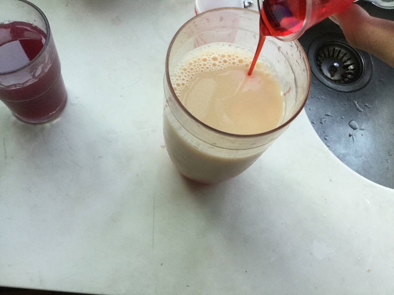 石榴茉莉养乐多